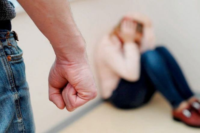 Ужгород долучився до Всеукраїнської акції "16 днів проти насильства" Ужгород долучився до Всеукраїнської акції "16 днів проти насильства"