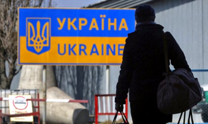 Скільки грошей заробітчани перерахують в Україну до кінця року: вражаюча сума Скільки грошей заробітчани перерахують в Україну до кінця року: вражаюча сума