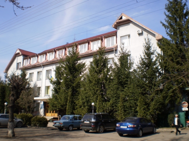 Голова Ужгородської райради незаконно агітує Голова Ужгородської райради незаконно агітує