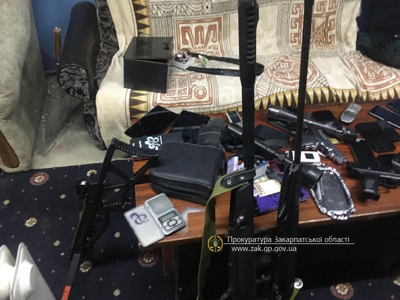 На Виноградівщині тривають масштабні обшуки На Виноградівщині тривають масштабні обшуки