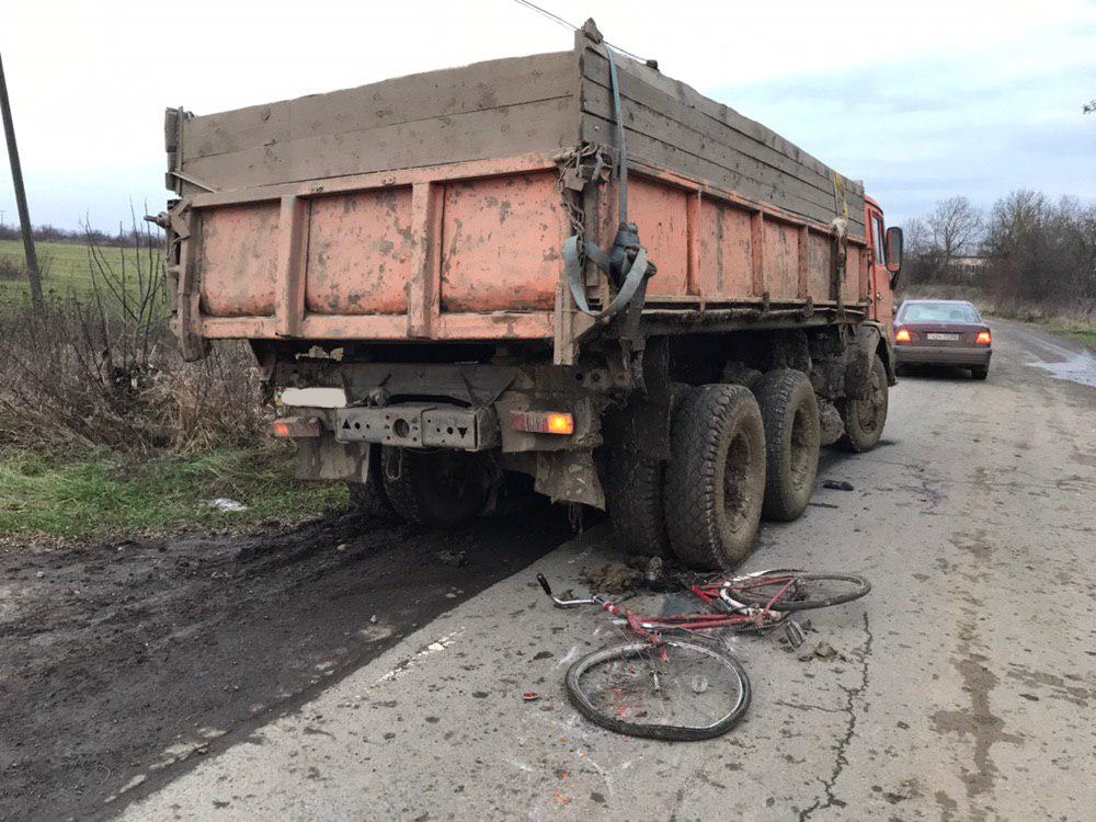 Водій "КАМАЗу" здійснив наїзд на велосипедиста: потерпілий у реанімації Водій "КАМАЗу" здійснив наїзд на велосипедиста: потерпілий у реанімації