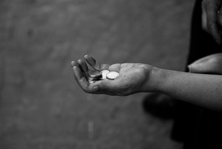 Закарпатка змушувала жебракувати свою дитину Закарпатка змушувала жебракувати свою дитину