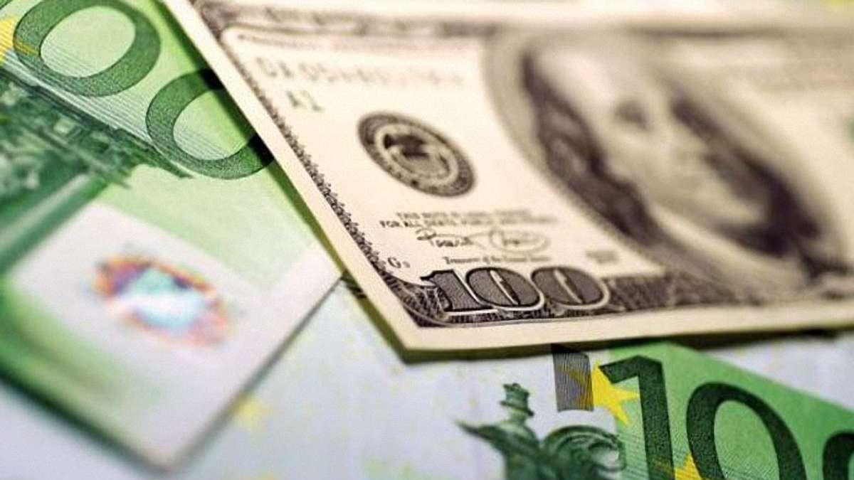 Долар продовжує дорожчати Долар продовжує дорожчати