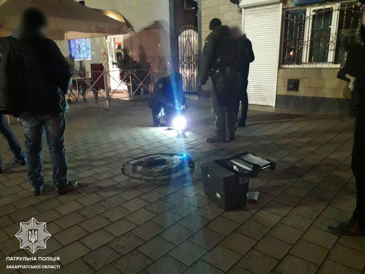 Стрілянина в Ужгороді: правоохоронці затримали причетного чоловіка Стрілянина в Ужгороді: правоохоронці затримали причетного чоловіка