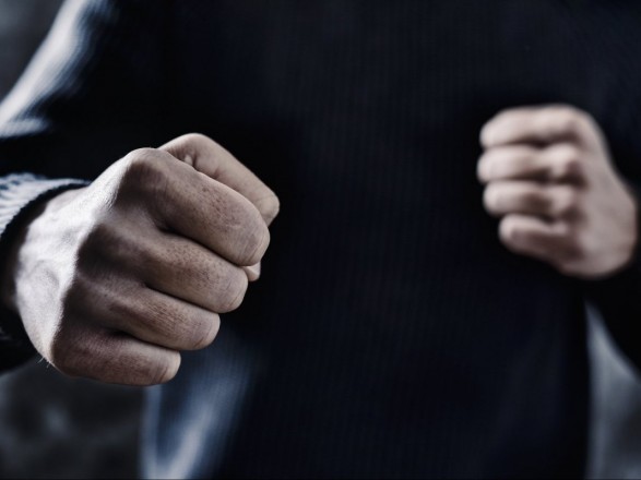 На Мукачівщині через борги жорстоко побили молодого чоловіка На Мукачівщині через борги жорстоко побили молодого чоловіка