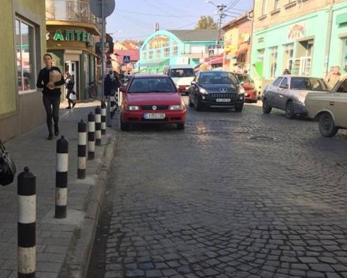 У Мукачеві поблизу "Зеленого ринку" обмежать рух У Мукачеві поблизу "Зеленого ринку" обмежать рух