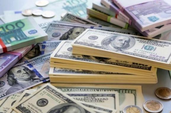 Долар та євро сьогодні подорожчали Долар та євро сьогодні подорожчали