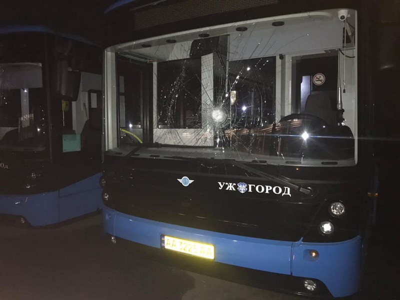 Відеокамери зафіксували обурливий випадок в Ужгороді Відеокамери зафіксували обурливий випадок в Ужгороді