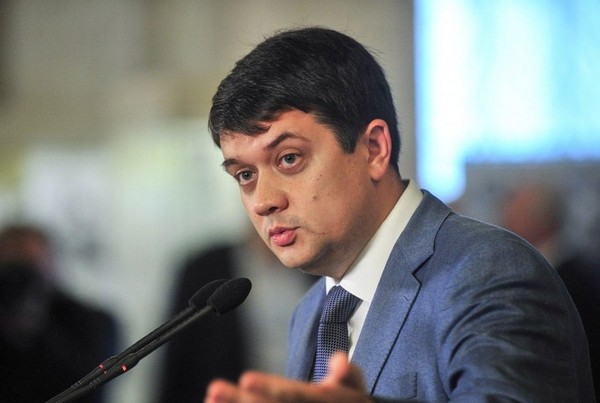 ЗМІ кажуть, що депутатам підняли зарплату до 100 тисяч гривень, Разумков – спростовує ЗМІ кажуть, що депутатам підняли зарплату до 100 тисяч гривень, Разумков – спростовує