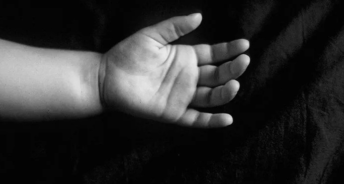 Батьки, які вбили свого 2-річного сина і спалили його тіло, вийдуть на волю Батьки, які вбили свого 2-річного сина і спалили його тіло, вийдуть на волю
