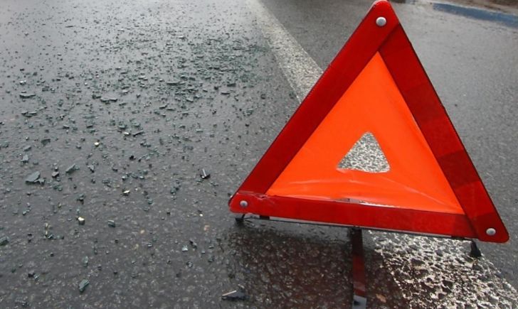 У Мукачеві людина потрапила під колеса авто У Мукачеві людина потрапила під колеса авто