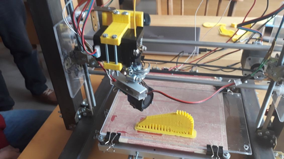 Ужгородські студенти сконструювали 3D-принтер Ужгородські студенти сконструювали 3D-принтер