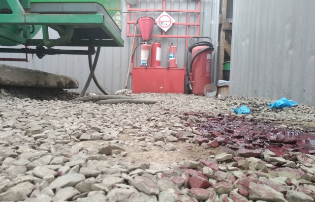 "Мені морально важко згадувати ту ситуацію": обвинувачених у вбивстві мукачівця на АЗС допитали в суді "Мені морально важко згадувати ту ситуацію": обвинувачених у вбивстві мукачівця на АЗС допитали в суді