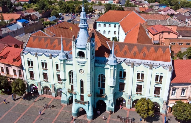 У Мукачеві збирають позачергову сесію. Звертатимуться до президента У Мукачеві збирають позачергову сесію. Звертатимуться до президента