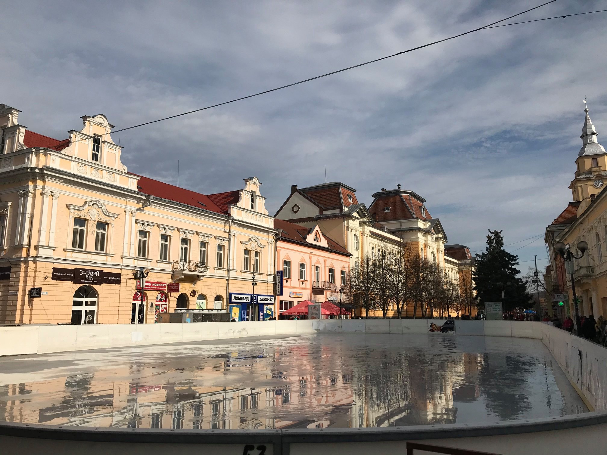 У Берегові завершує свою роботу ковзанка У Берегові завершує свою роботу ковзанка