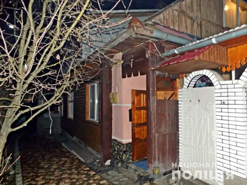 Під час сварки дружина ледь не вбила чоловіка. Він у реанімації Під час сварки у Міжгір’ї дружина ледь не вбила чоловіка. Він у реанімації