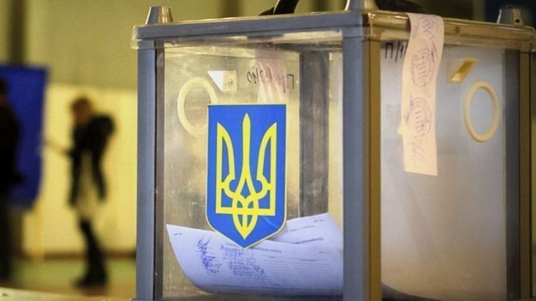 На Закарпатті троє членів ДВК визнали свою вину у незаконній видачі бюлетенів На Закарпатті троє членів ДВК визнали свою вину у незаконній видачі бюлетенів