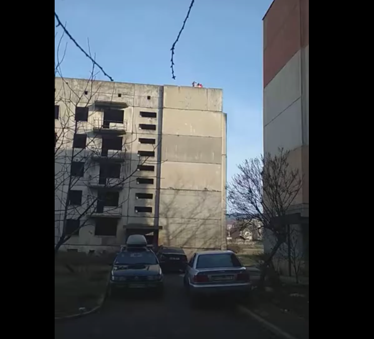 У Берегові діти вигадали небезпечну розвагу, — соцмережі У Берегові діти вигадали небезпечну розвагу, — соцмережі