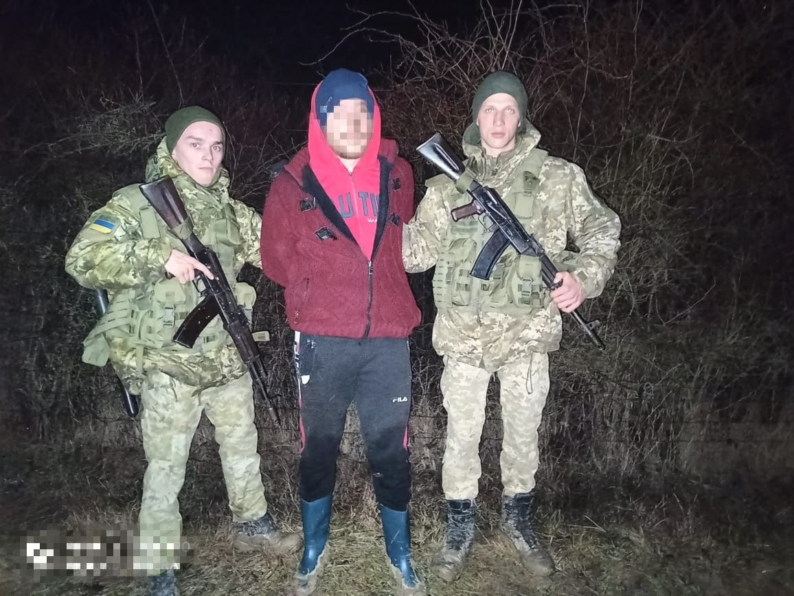 Вчора на кордоні з Угорщиною затримали нелегала Вчора на кордоні з Угорщиною затримали нелегала