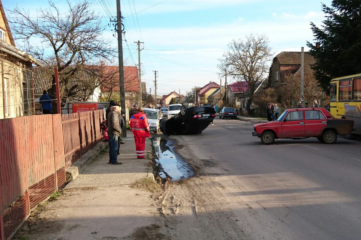 Водій скоїв аварію та втік з місця події Водій скоїв аварію та втік з місця події