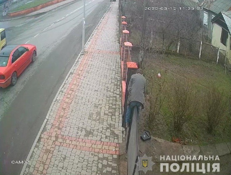 Закарпатець затримав зловмисника, який проник до нього на подвір’я Закарпатець затримав зловмисника, який проник до нього на подвір’я