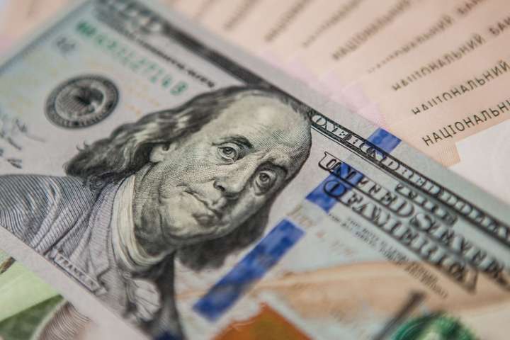 Гривня продовжує падіння відносно долара: курс валют на 16 березня Курс валют на 16 березня