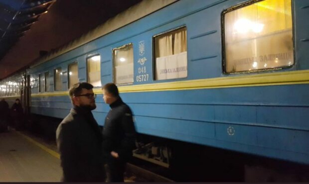 Скандал на залізничному вокзалі — закарпатці обурені Скандал на залізничному вокзалі — закарпатці обурені