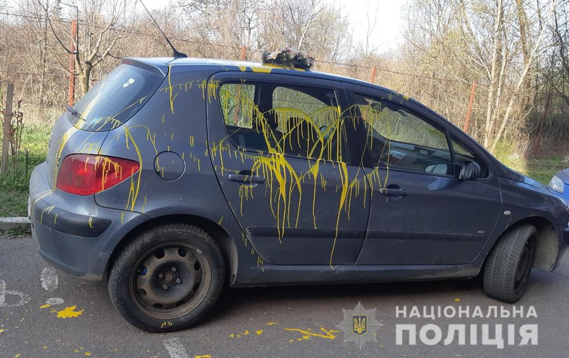 Факт пошкодження автомобіля депутата в Ужгороді розслідує поліція Факт пошкодження автомобіля депутата в Ужгороді розслідує поліція