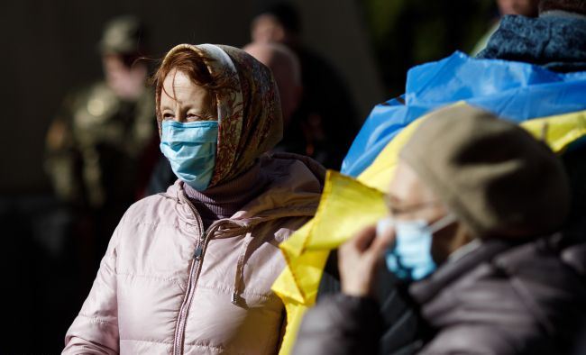 Реально в Закарпатті зараз близько 5000 інфікованих, які щосекунди сіють вірус, – заява голови облради Реально в Закарпатті зараз близько 5000 інфікованих, які щосекунди сіють вірус, – заява голови облради