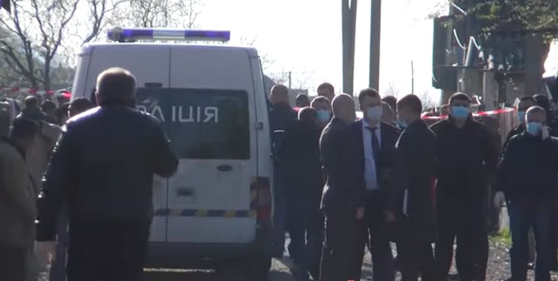 Близько 20 осіб у масках: нові подробиці стрілянини у Великих Лучках Близько 20 осіб у масках: нові подробиці стрілянини у Великих Лучках