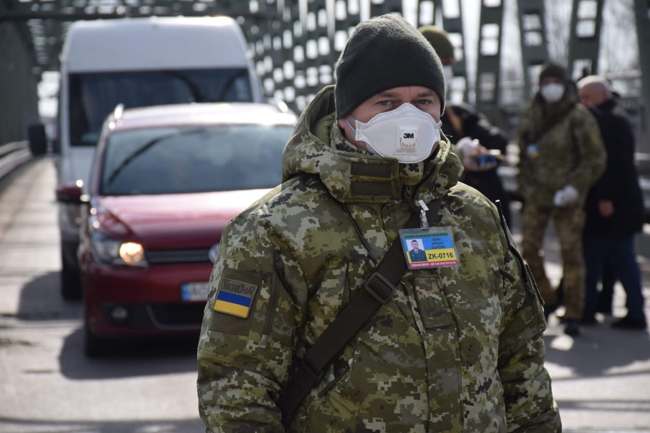 Прикордонники пояснили причину втрати свідомості чоловіка на кордоні Прикордонники пояснили причину втрати свідомості чоловіка на кордоні