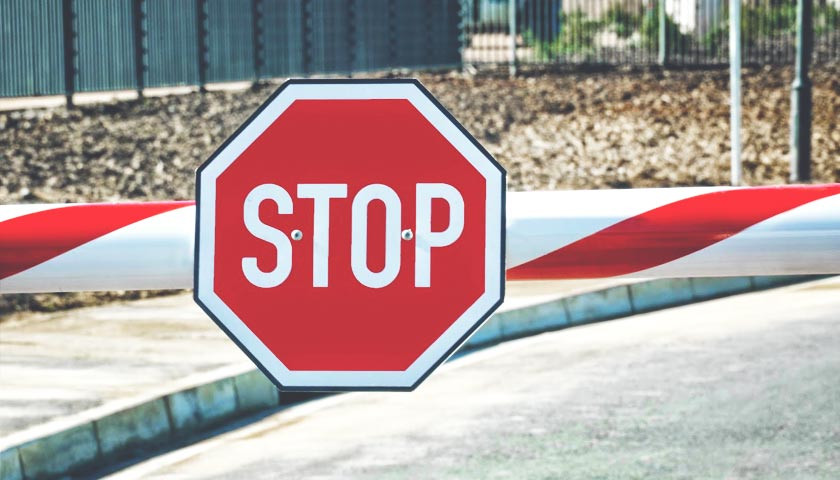 Кабмін просить дозволу не випускати українців за кордон, – ЗМІ Кабмін просить дозволу не випускати українців за кордон, – ЗМІ
