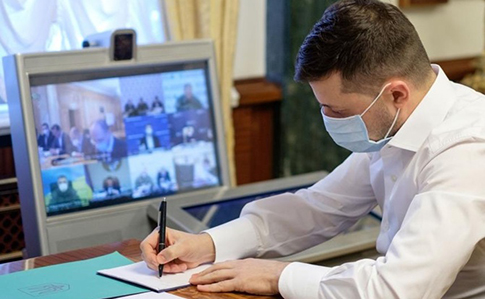 Зеленський пропонує онлайн-курси для лікарів Зеленський пропонує онлайн-курси для лікарів