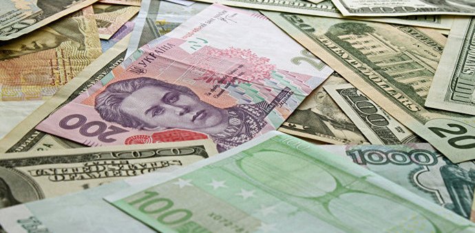 На початку тижня гривня зміцнилася до долара та євро На початку тижня гривня зміцнилася до долара та євро