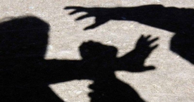 У Мукачеві на ринку напали на дівчину У Мукачеві на ринку напали на дівчину