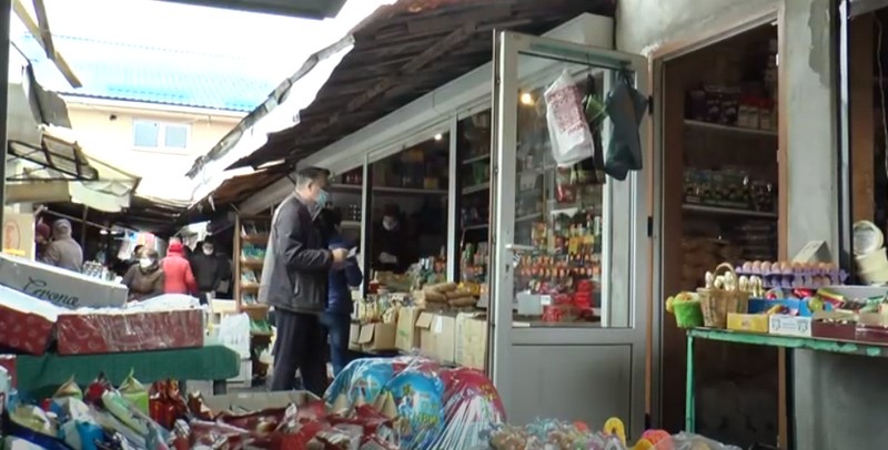 В Ужгороді вирішують, чи закривати ринки В Ужгороді вирішують, чи закривати ринки