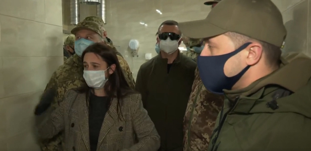 Як президент Зеленський військове містечко інспектує: оприлюднено відео Як президент Зеленський військове містечко інспектує: оприлюднено відео