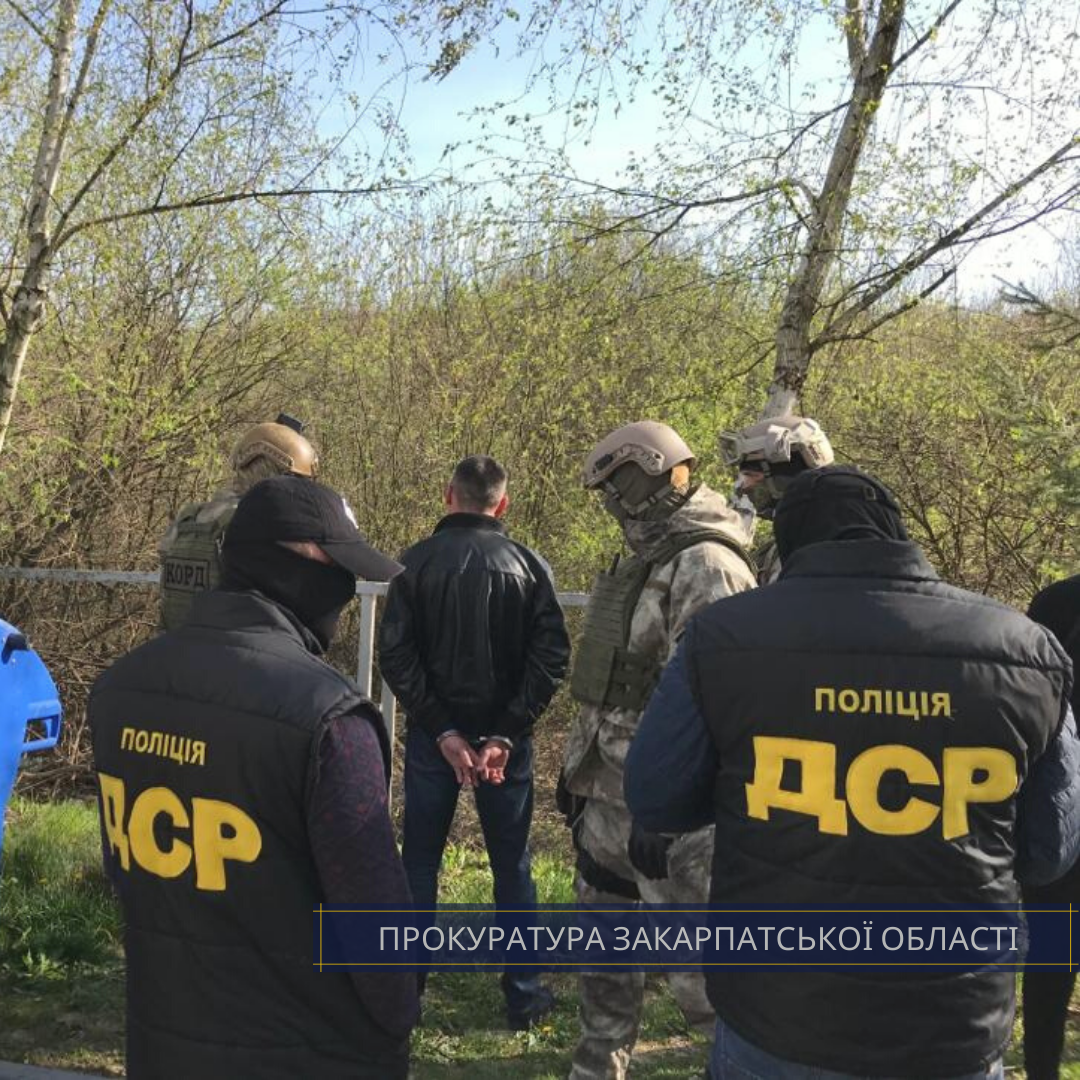 Мукачівця, який стріляв у таксиста, взято під варту Мукачівця, який стріляв у таксиста, взято під варту