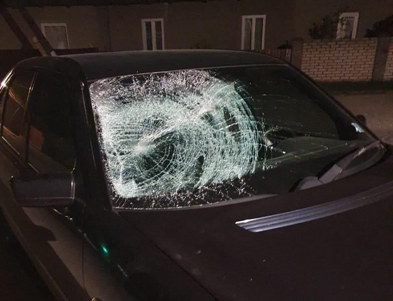 На узбіччі дороги знайшли труп На узбіччі дороги знайшли труп