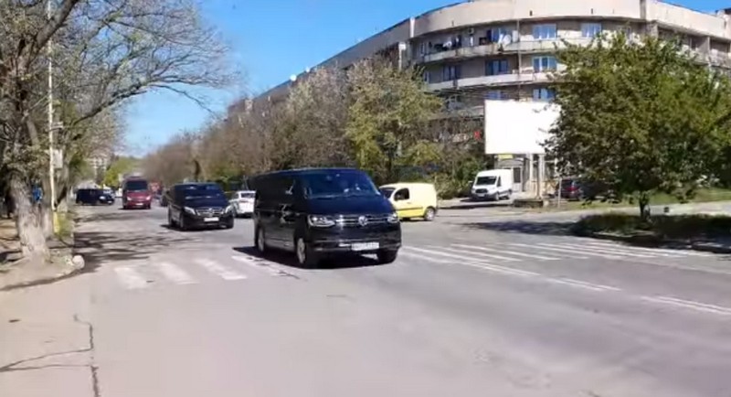 Прем’єр-міністр на Закарпатті: опубліковано відео кортежу Прем’єр-міністр на Закарпатті: опубліковано відео кортежу