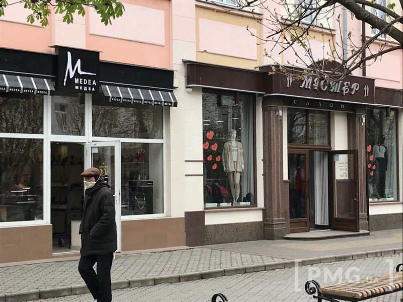 Поліцію просять розібратись із ситуацією з відкриттям перукарень і магазинів у Мукачеві Поліцію просять розібратись із ситуацією з відкриттям перукарень і магазинів у Мукачеві
