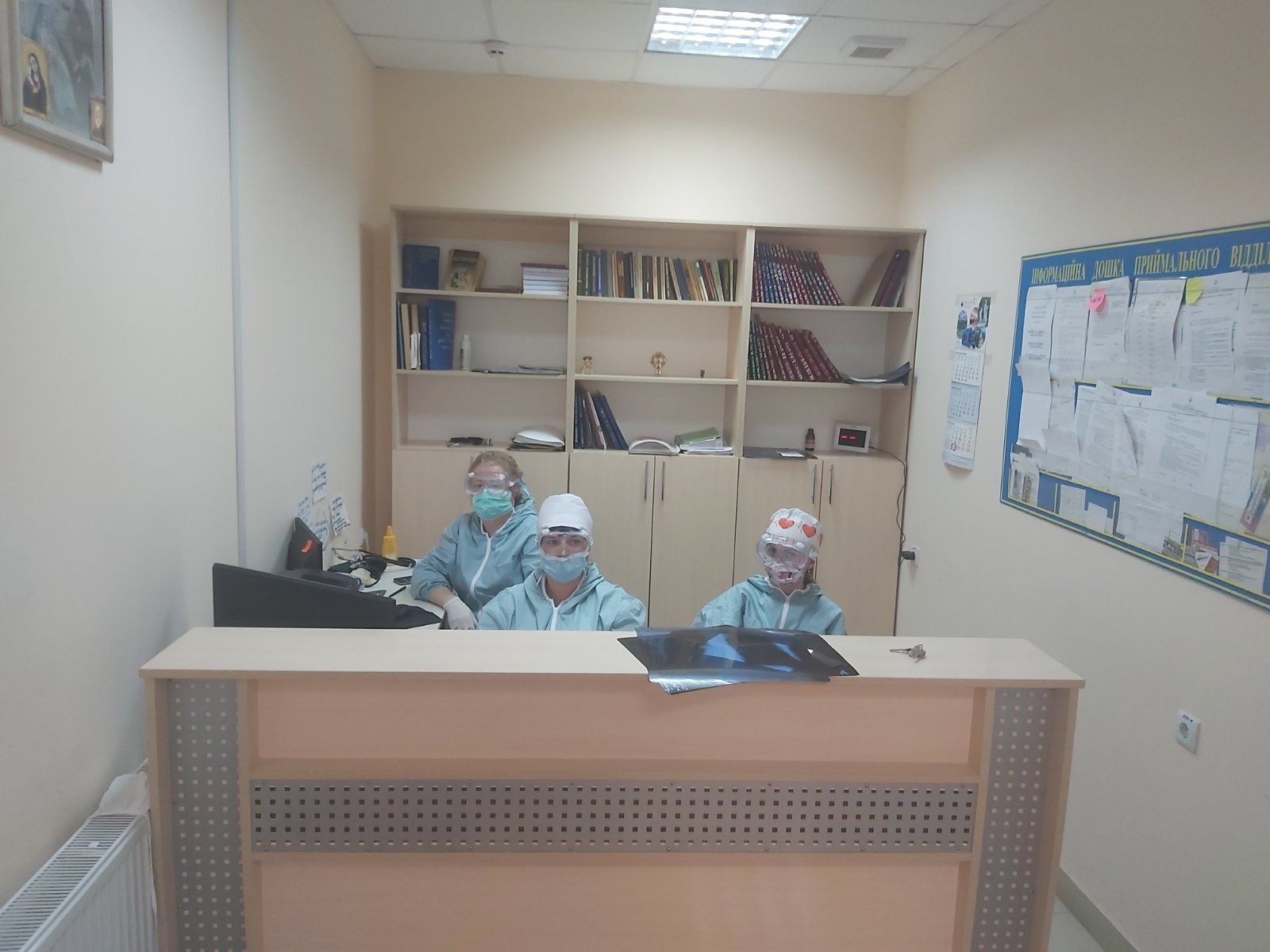 Мукачівським медикам виплатили премії Мукачівським медикам виплатили премії