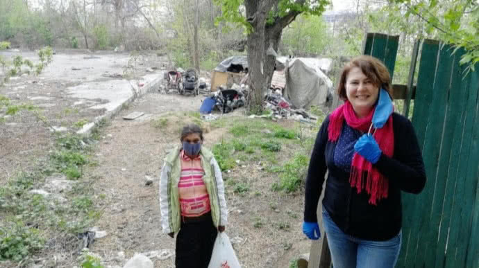 Невідомі побили закарпатських ромів та спалили їх намет Невідомі побили закарпатських ромів та спалили їх намет