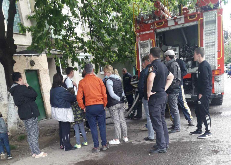 У Мукачеві трапилась надзвичайна подія: фото та перші подробиці У Мукачеві трапилась надзвичайна подія: фото та перші подробиці