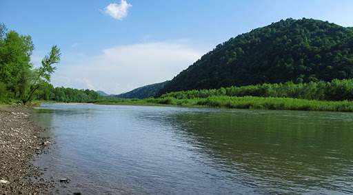 Водолази шукають у річці труп Водолази шукають у річці труп