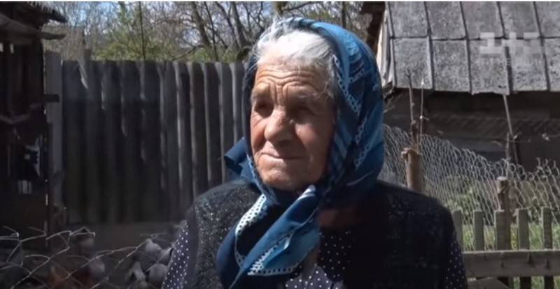 Блогерка на пенсії: 90-річна бабця із Закарпаття викликала фурор у соцмережах 90-річна бабця із Закарпаття, яка гасає на кабріолеті, викликала фурор в Instagram