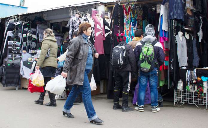 Кабмін дозволив відкрити непродовольчі ринки Кабмін дозволив відкрити непродовольчі ринки