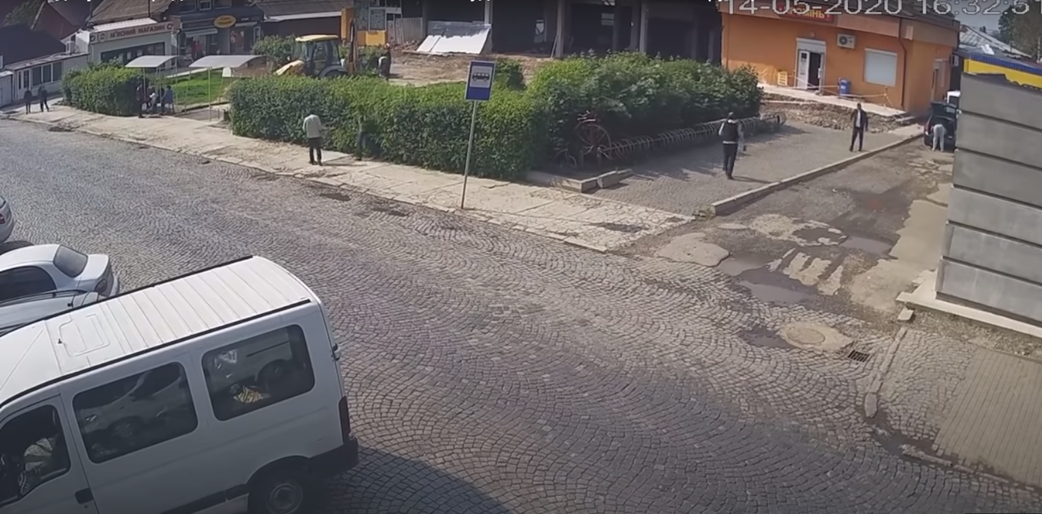З’явилося відео моменту обвалу будівлі колишнього кінотеатру З’явилося відео моменту обвалу будівлі колишнього кінотеатру