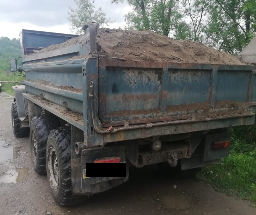 Затримано осіб, які незаконно видобували корисні копалини Затримано осіб, які незаконно видобували корисні копалини