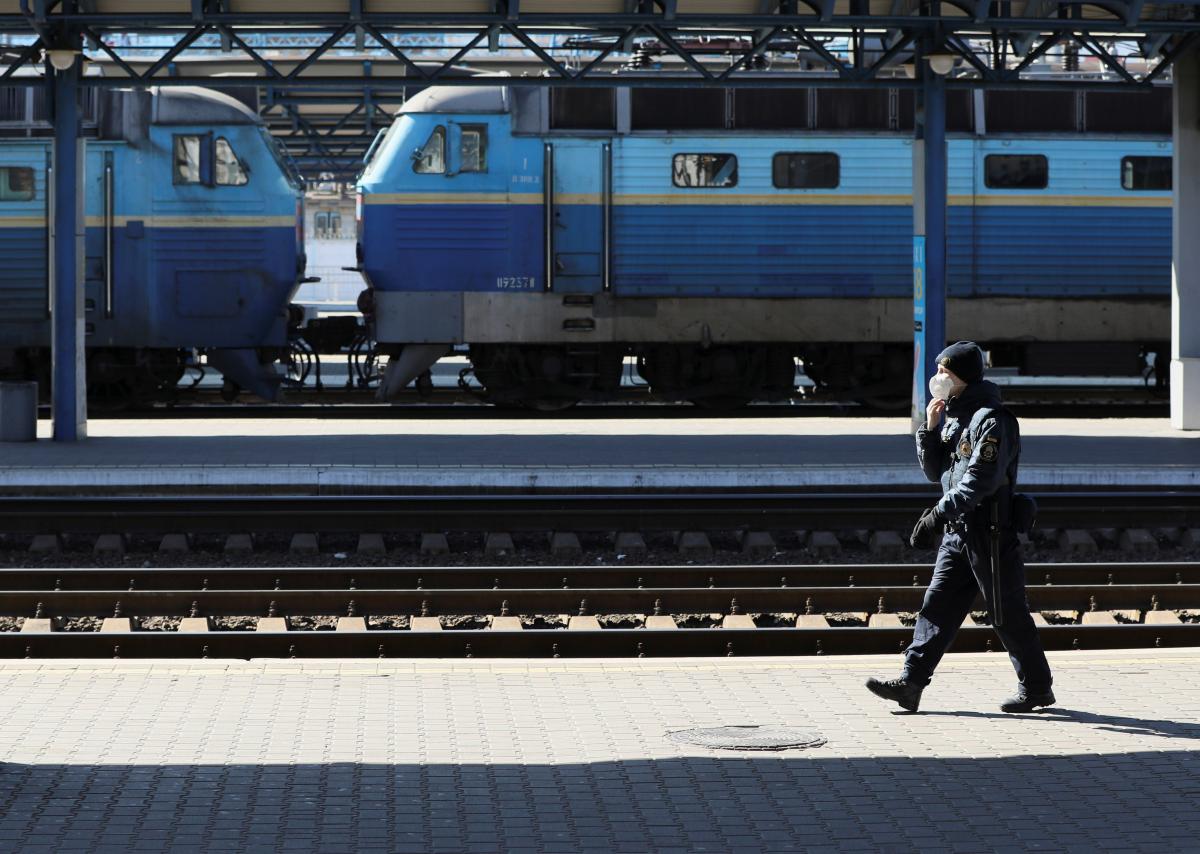 Залізничне сполучення в Україні запустять раніше, ніж анонсував Кабмін Залізничне сполучення в Україні запустять раніше, ніж анонсував Кабмін